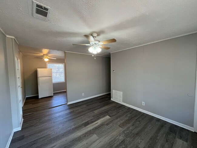 Building Photo - Welcome Home – Comfort Meets Convenience. Call to ask about the Move-in Special!!!