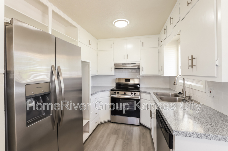 Building Photo - 1527 N 64th Dr