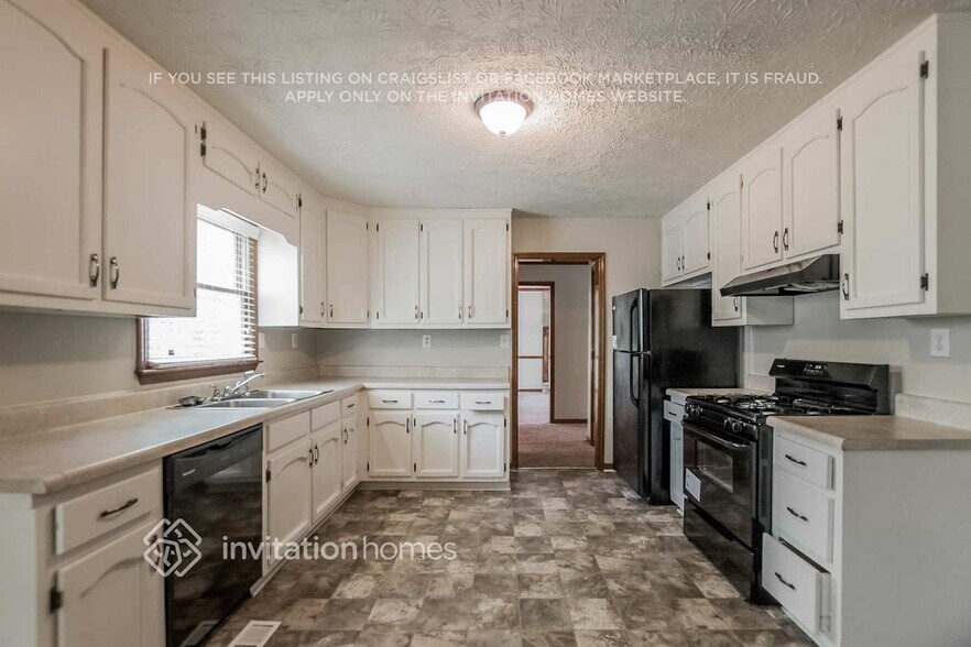 Building Photo - 5130 Brownwood Dr
