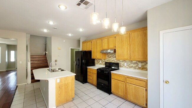 Building Photo - 10028 W Cherokee Ave