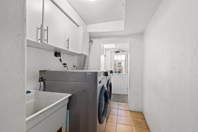 Building Photo - 241 Marin Blvd