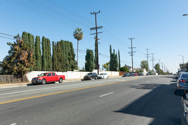 Building Photo - 17200 Burbank Blvd