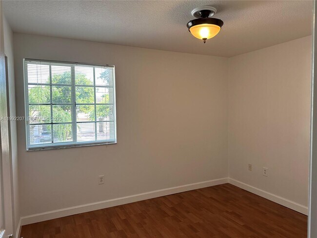 Building Photo - 11344 NW 72nd Ln