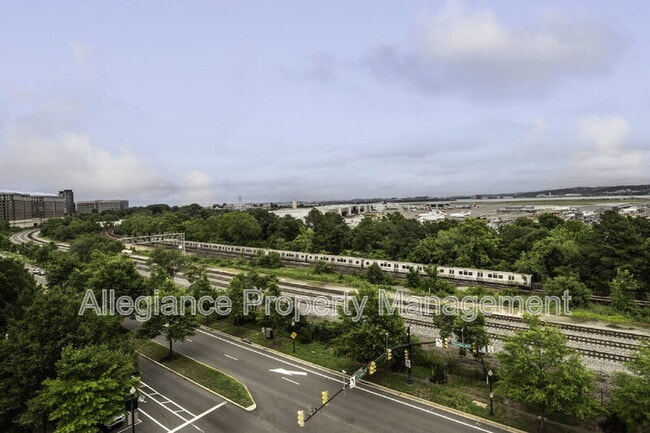 Building Photo - 3600 S Glebe Rd