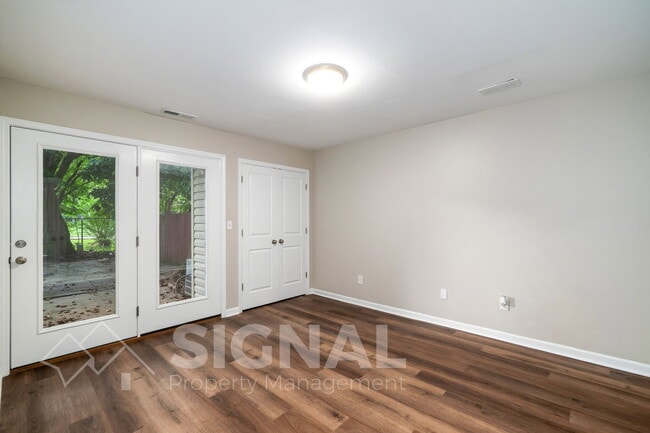 Building Photo - 1223 Magnolia Pl