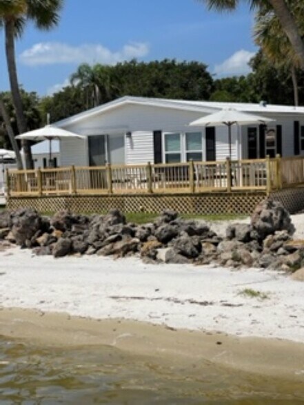 Building Photo - 11330 S Indian River Dr
