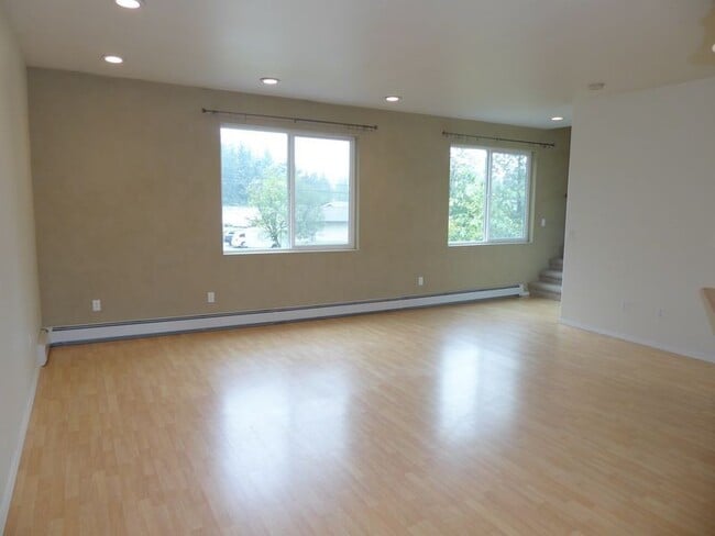 Building Photo - Pet Friendly Attached Home w/ Fenced in Yard in the valley!