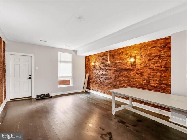 Building Photo - 3009 McElderry St