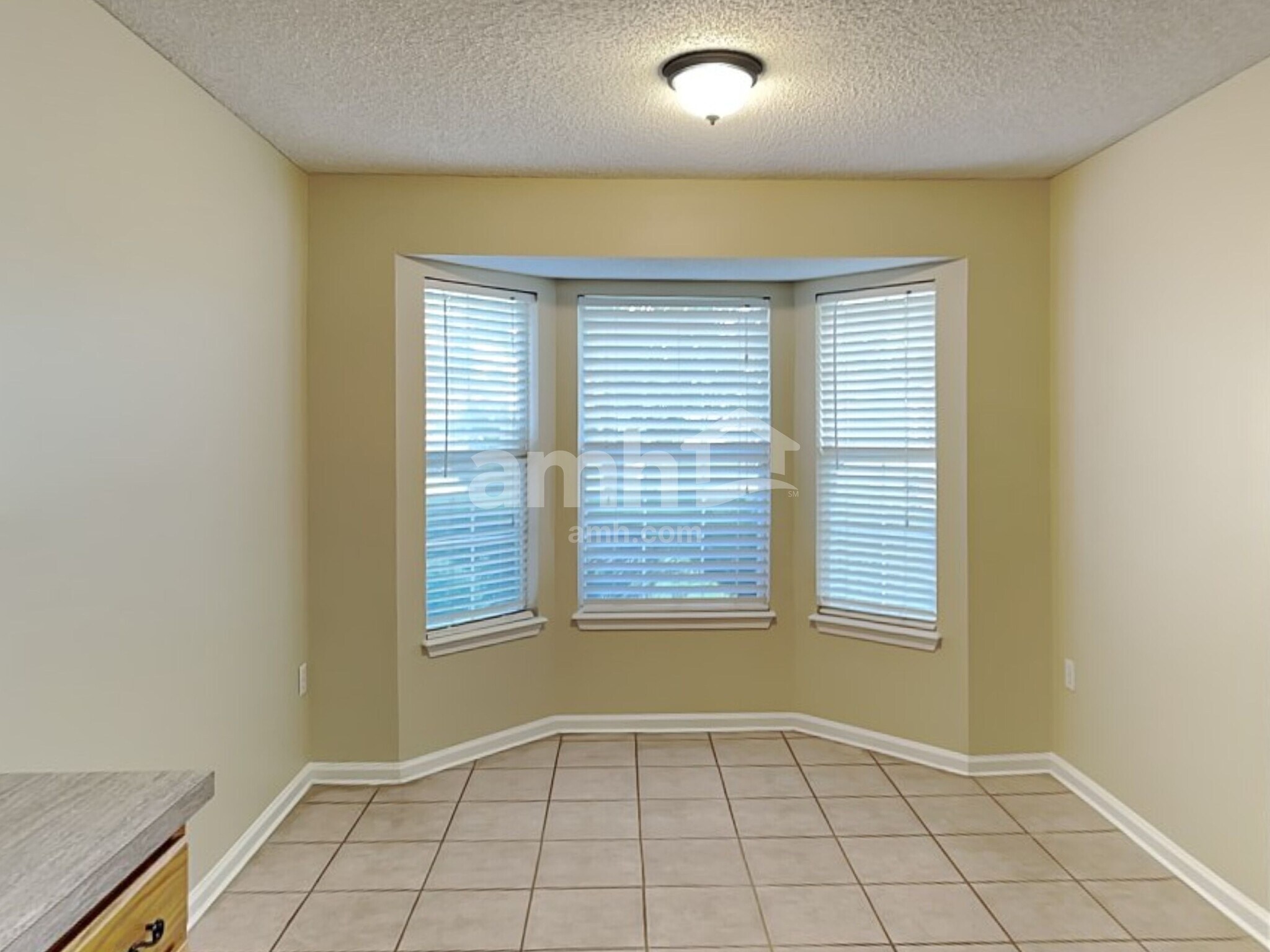 Building Photo - 3079 Wavering Ln