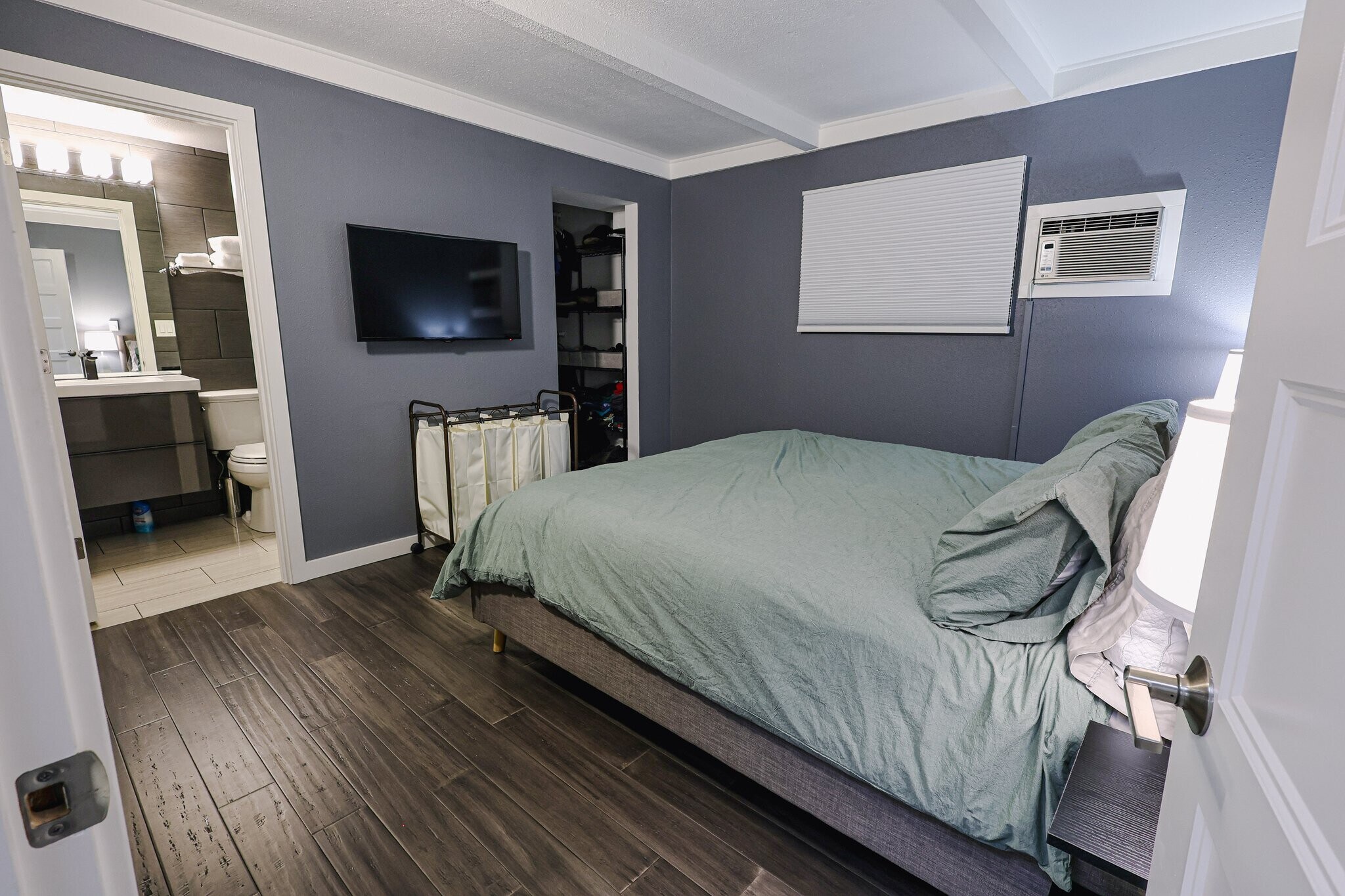 Building Photo - 18912 46th Ave S