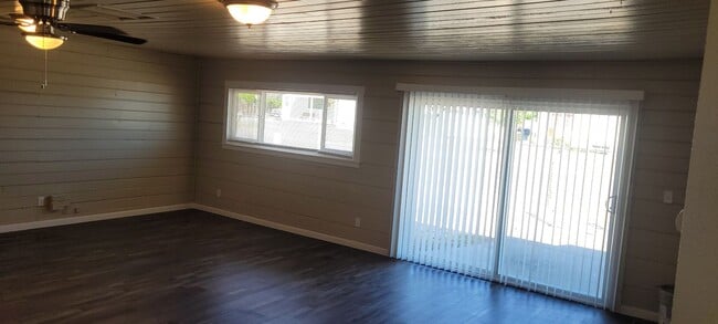 Building Photo - Beautiful home. Apply today!