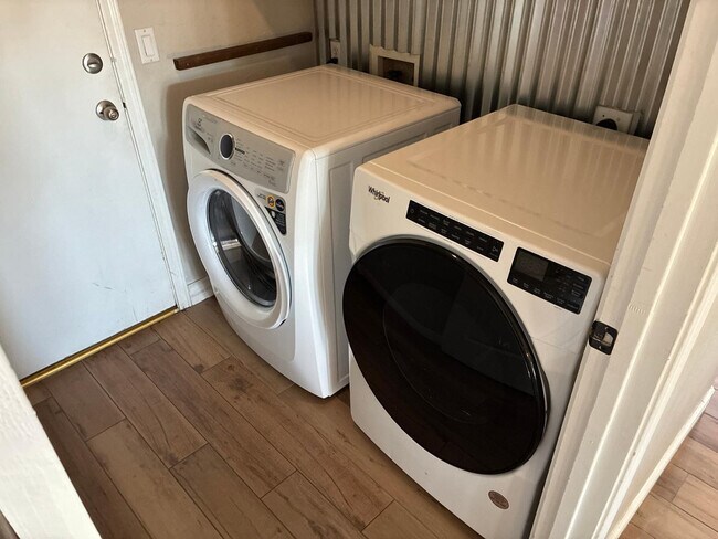 Building Photo - 13717 N 80th Ave