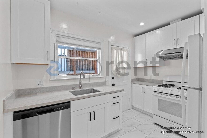 Building Photo - 2242 E 32nd St