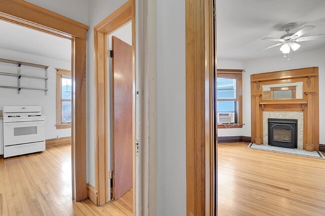Building Photo - $1,475, 1 bed, 1 bath located in Denver