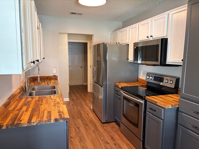 Building Photo - 116 Wax Myrtle Ct