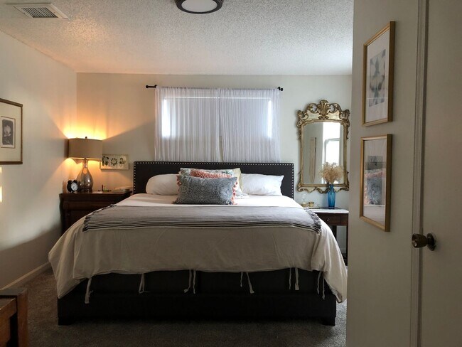 Building Photo - WIRED - West Plaza Condo, LLC
