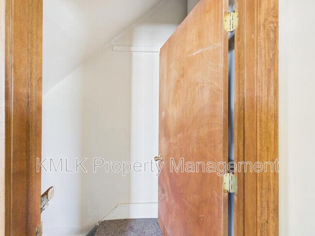 Building Photo - 444 7th St