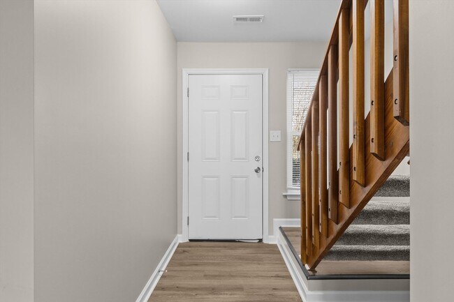Building Photo - Stylish Living Meets Ultimate Convenience in This 3BR/2.5BA Ocean Lakes Townhome!