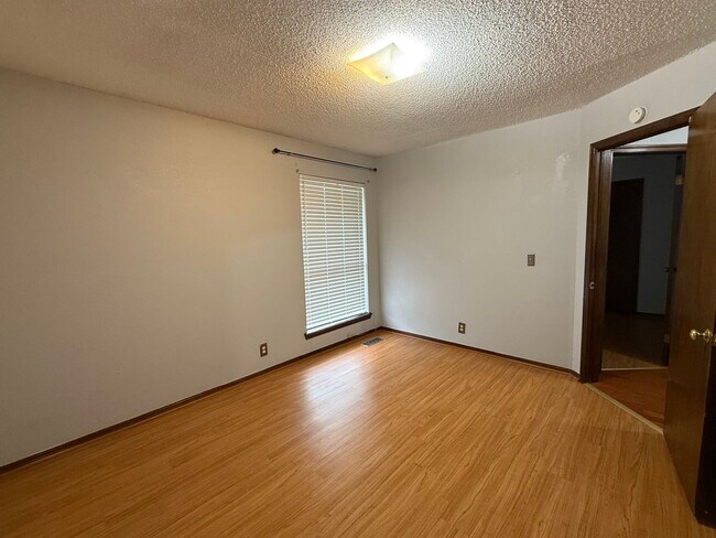 Building Photo - Must See! Welcome home to your new 3 bedroom, 2 bath home!