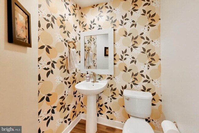 Building Photo - 4550 Longfellow St