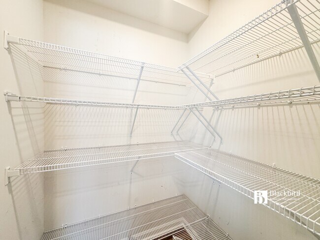 Building Photo - 561 Fawn Mdw Ln