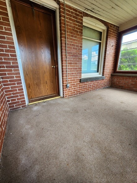 Front porch - 4492 County Road J