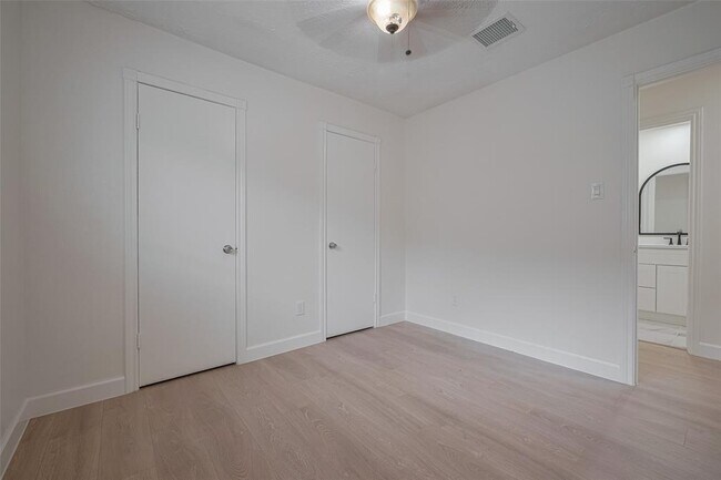 Building Photo - 16250 Rancho Blanco Dr