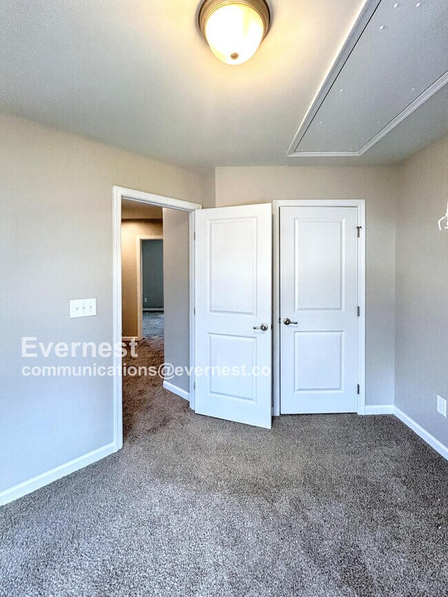 Building Photo - 4123 Audubon Pk Dr