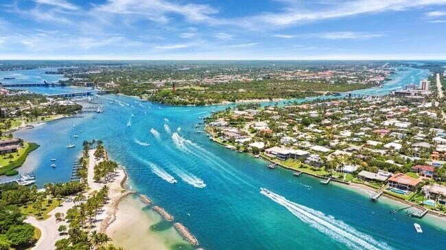 Building Photo - 1150 Town Center Dr