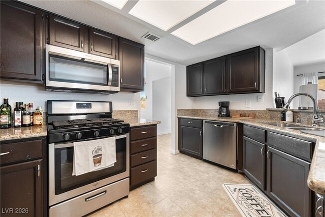 Building Photo - 2717 Lovington Dr