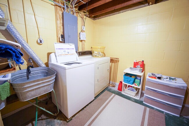 Laundry Room - 1310 W 7th St