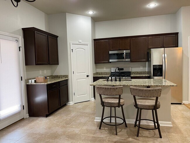 Building Photo - Berkshire Beauty