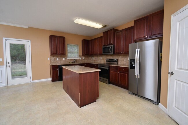 Building Photo - Housing Near Fort Gordon