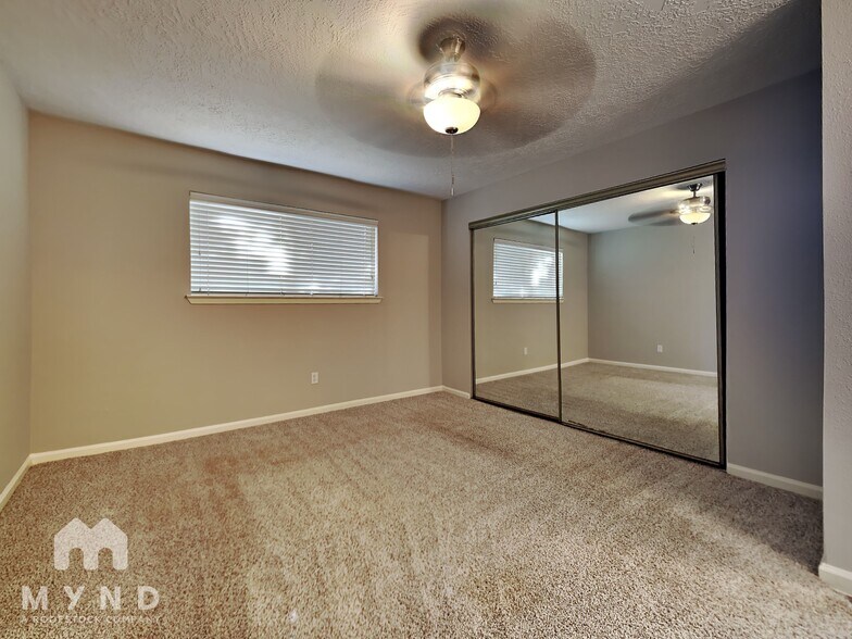 Building Photo - 11923 Medicine Bow Cir