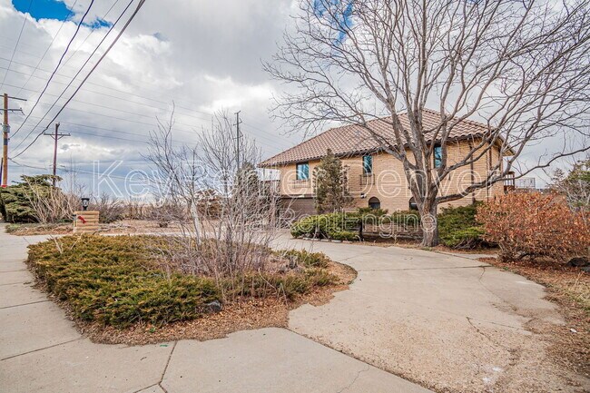 Building Photo - 990 Beech St