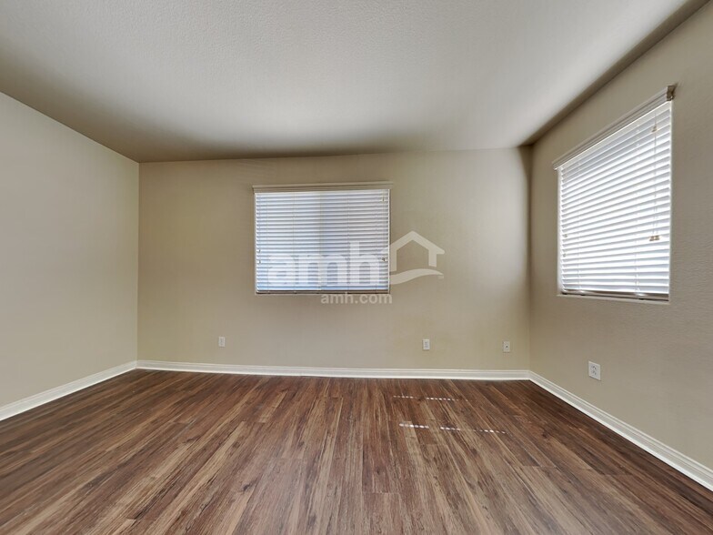Building Photo - 10427 Sweet Juliet St