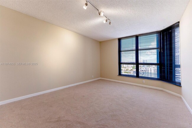 Building Photo - 3530 Mystic Pointe Dr