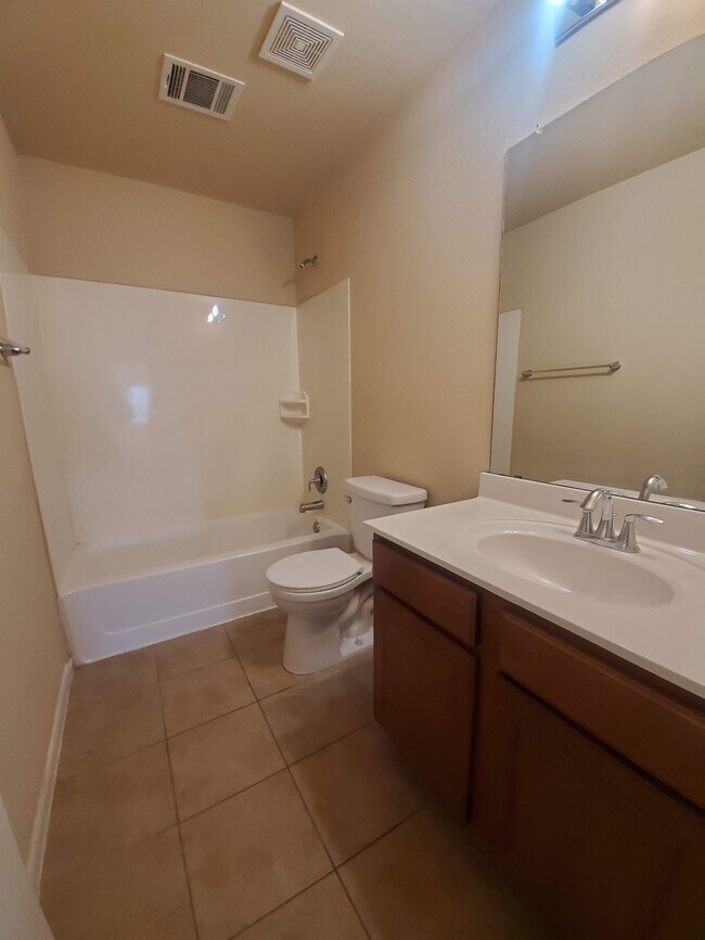 Building Photo - 501 Dinge Bay Dr