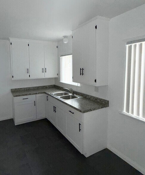 Building Photo - 6312 Overhill Dr