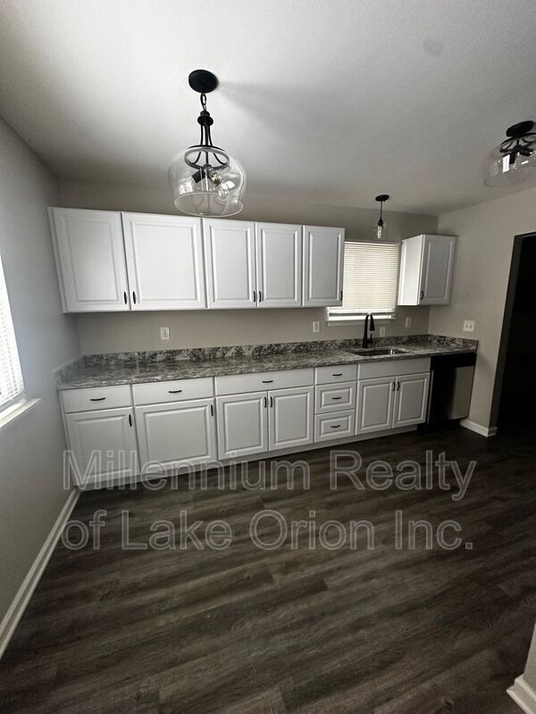 Building Photo - 61 E New York Ave