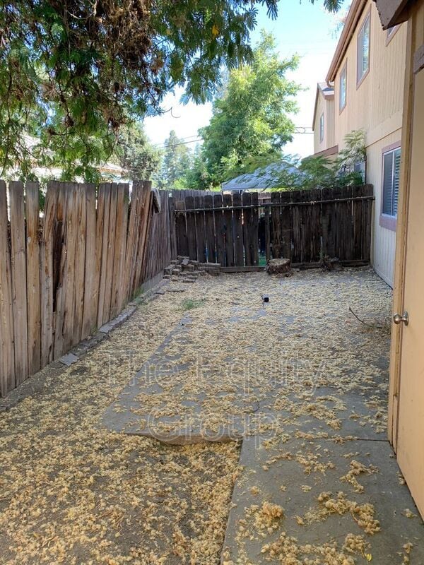 Building Photo - 3906 W Meadow Ave