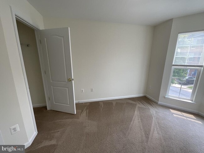 Building Photo - 117 Leather Fern Way