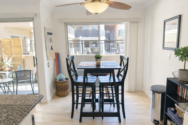 Building Photo - Poolside Condo