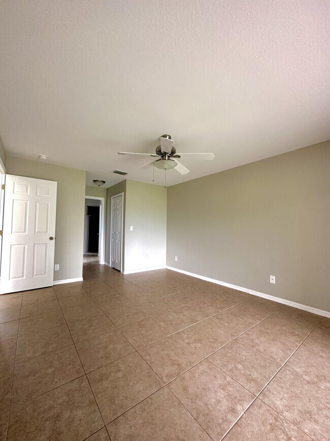 Building Photo - 2931 NW 9th Terrace