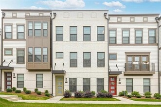 Building Photo - 2048 Holtz Ln