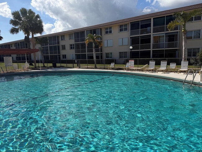 Building Photo - 4502 N Federal Hwy