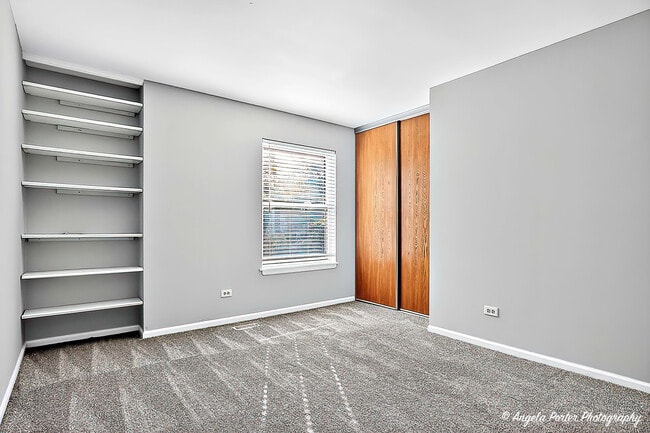 Building Photo - 1161 Hampton Ln