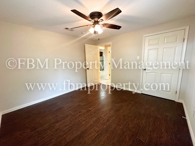 Building Photo - 1020 N Beaton St
