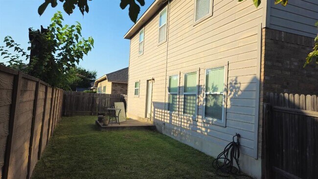 Building Photo - 1512 Tonia Loop