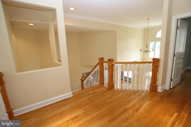 Building Photo - 3 Good Hope Ct